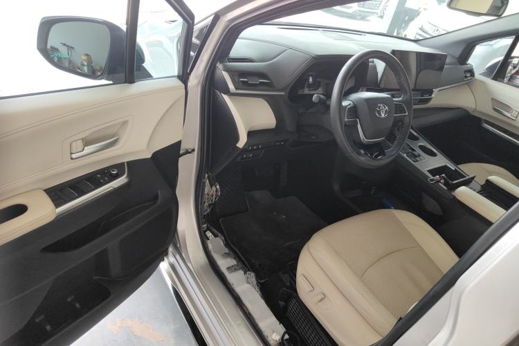 Used Toyota SIENNA 2021 2.5L Hybrid Premium Edition Driver Seat