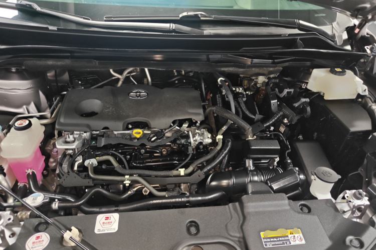 Used Toyota SIENNA 2021 2.5L Hybrid Platinum Edition Engine Bay
