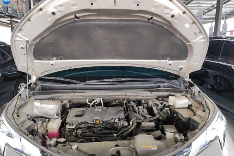 Used Toyota SIENNA 2021 2.5L Hybrid Platinum Edition Engine Bay