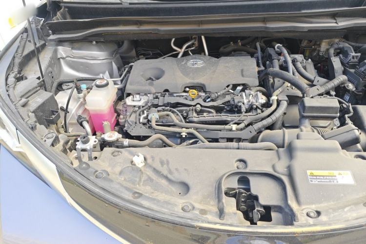 Used Toyota SIENNA 2021 2.5L Hybrid Platinum Edition Engine Bay Right