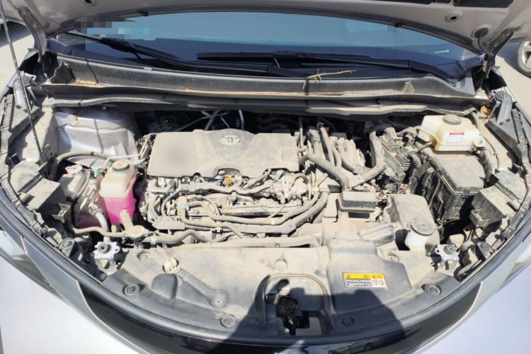 Used Toyota SIENNA 2021 2.5L Hybrid Platinum Edition Engine Bay