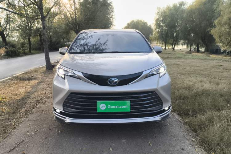 Used Toyota SIENNA 2021 2.5L Hybrid Luxury Edition Exterior 1