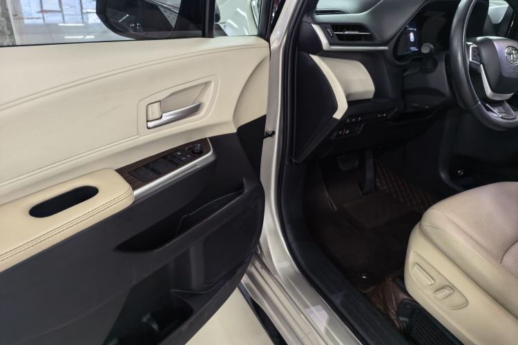 Used Toyota SIENNA 2021 2.5L Hybrid Luxury Edition Exterior 14