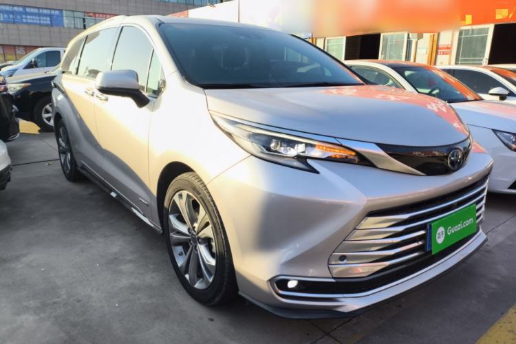 Used Toyota SIENNA 2021 2.5L Hybrid Platinum Edition Exterior 2