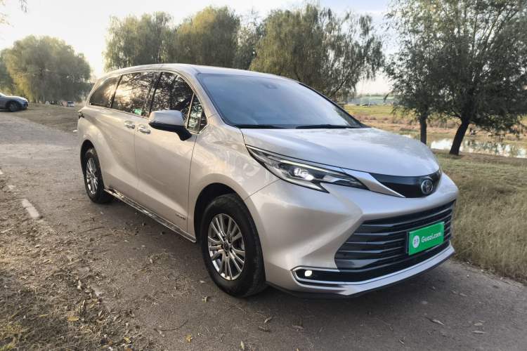 Used Toyota SIENNA 2021 2.5L Hybrid Luxury Edition Exterior 2