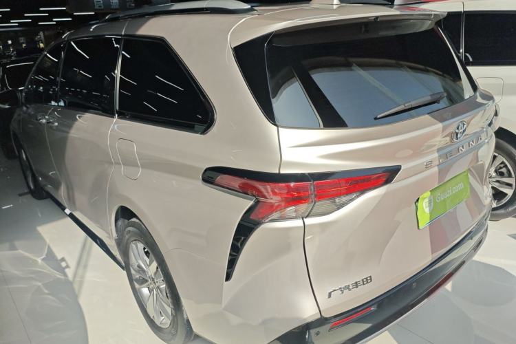 Used Toyota SIENNA 2021 2.5L Hybrid Ultimate Edition Exterior 2