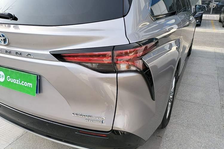 Used Toyota SIENNA 2021 2.5L Hybrid Ultimate Edition Exterior 3