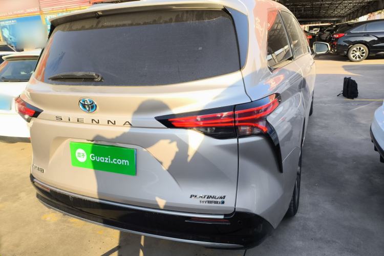 Used Toyota SIENNA 2021 2.5L Hybrid Platinum Edition Exterior 5