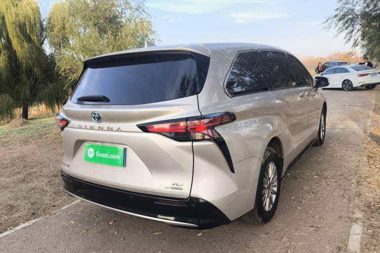 Used Toyota SIENNA 2021 2.5L Hybrid Luxury Edition Exterior 5