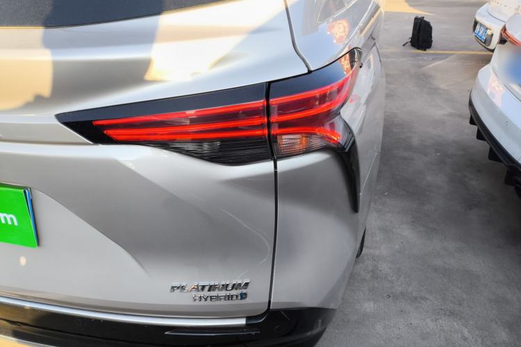 Used Toyota SIENNA 2021 2.5L Hybrid Platinum Edition Exterior 6