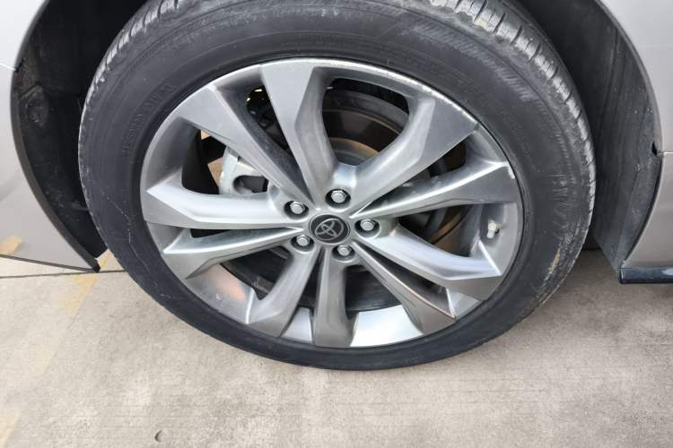 Used Toyota SIENNA 2021 2.5L Hybrid Platinum Edition Exterior 8