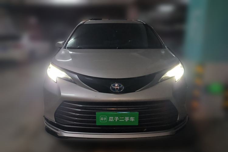 Used Toyota SIENNA 2021 2.5L Hybrid Ultimate Edition Front