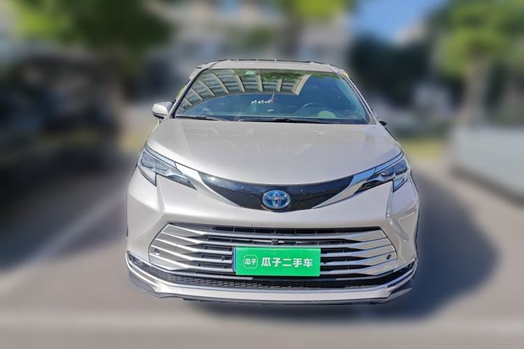 Used Toyota SIENNA 2021 2.5L Hybrid Platinum Edition Front
