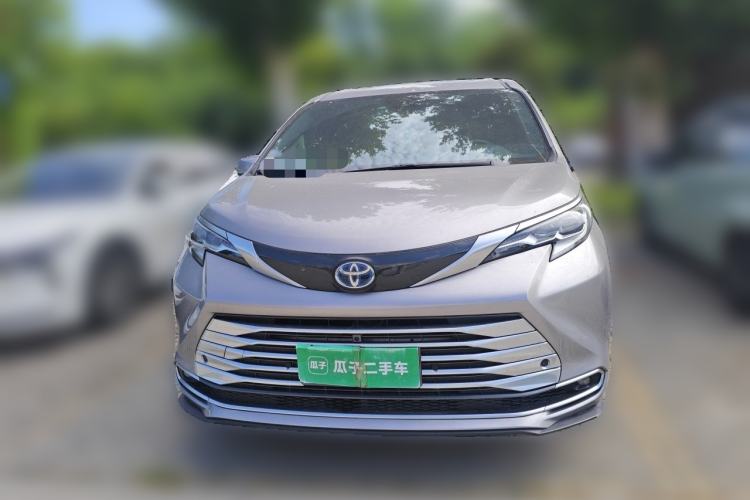 Used Toyota SIENNA 2021 2.5L Hybrid Platinum Edition Front