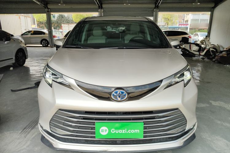 Used Toyota SIENNA 2021 2.5L Hybrid Premium Edition Front