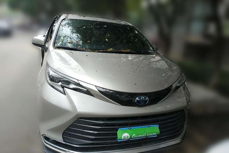 Used Toyota SIENNA 2021 2.5L Hybrid Luxury Edition Front