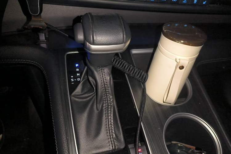 Used Toyota SIENNA 2021 2.5L Hybrid Ultimate Edition Gear Lever