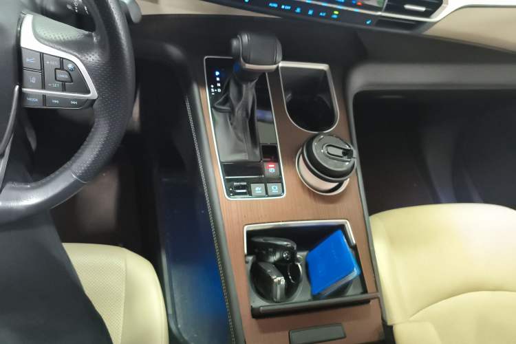 Used Toyota SIENNA 2021 2.5L Hybrid Luxury Edition Gear Lever