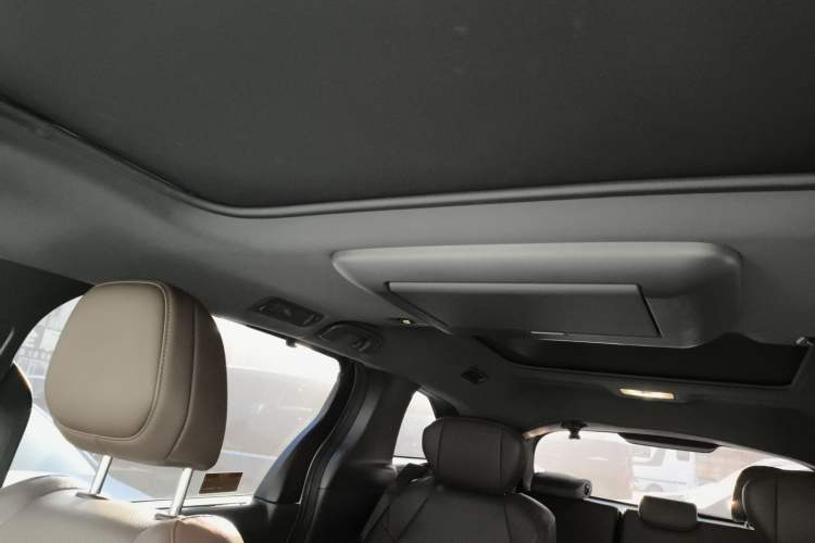 Used Toyota SIENNA 2021 2.5L Hybrid Platinum Edition Headliner
