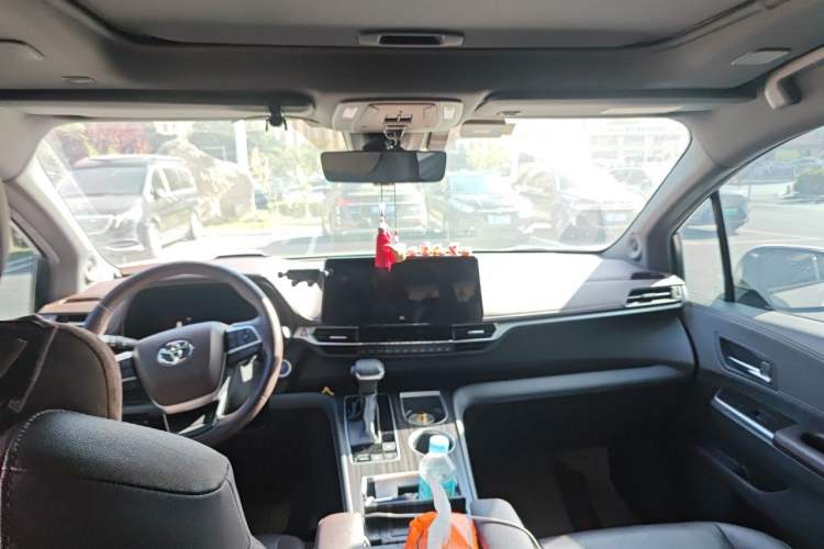 Used Toyota SIENNA 2021 2.5L Hybrid Platinum Edition Headliner