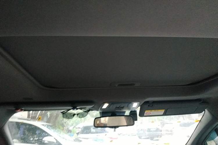Used Toyota SIENNA 2021 2.5L Hybrid Luxury Edition Headliner