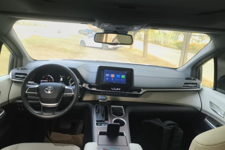 Used Toyota SIENNA 2021 2.5L Hybrid Luxury Edition Interior 2