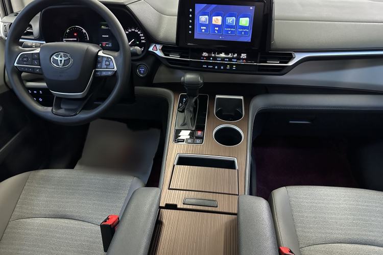 Used Toyota SIENNA 2021 2.5L Hybrid Comfort Edition Interior 2