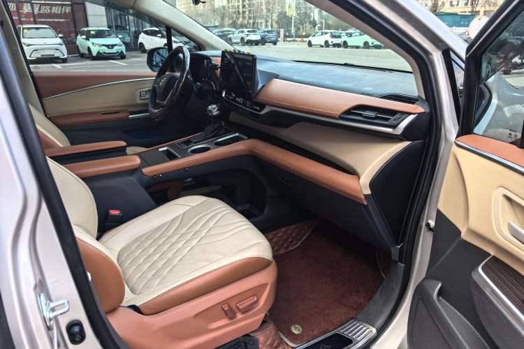 Used Toyota SIENNA 2021 2.5L Hybrid Comfort Edition Interior 9