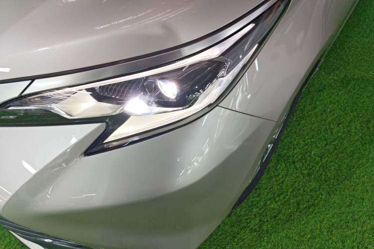 Used Toyota SIENNA 2021 2.5L Hybrid Luxury Edition Left Front Headlight