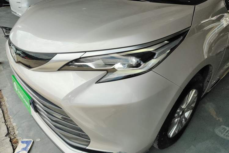 Used Toyota SIENNA 2021 2.5L Hybrid Premium Edition Left Front Headlight