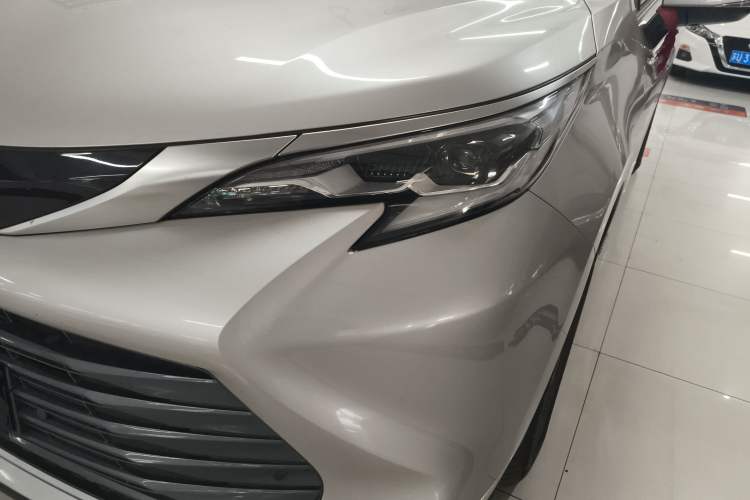 Used Toyota SIENNA 2021 2.5L Hybrid Luxury Edition Left Front Headlight