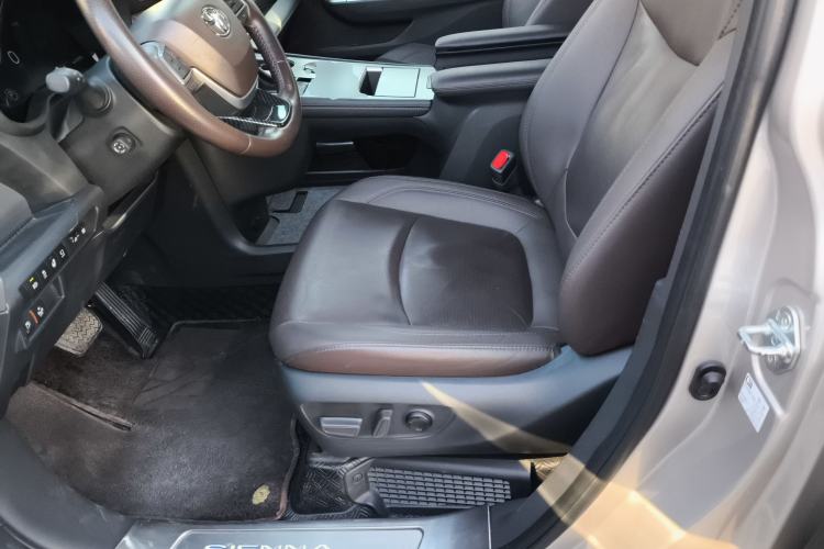 Used Toyota SIENNA 2021 2.5L Hybrid Platinum Edition Left Front Seat