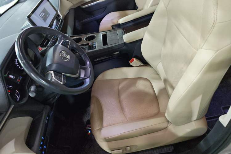 Used Toyota SIENNA 2021 2.5L Hybrid Luxury Edition Left Front Seat