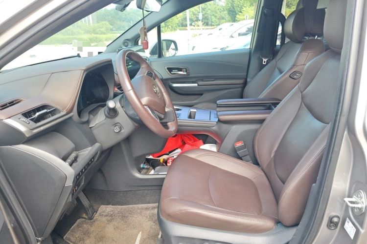 Used Toyota SIENNA 2021 2.5L Hybrid Platinum Edition Left Front Seat