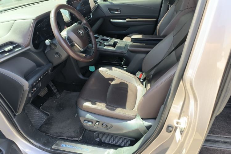 Used Toyota SIENNA 2021 2.5L Hybrid Platinum Edition Left Front Seat