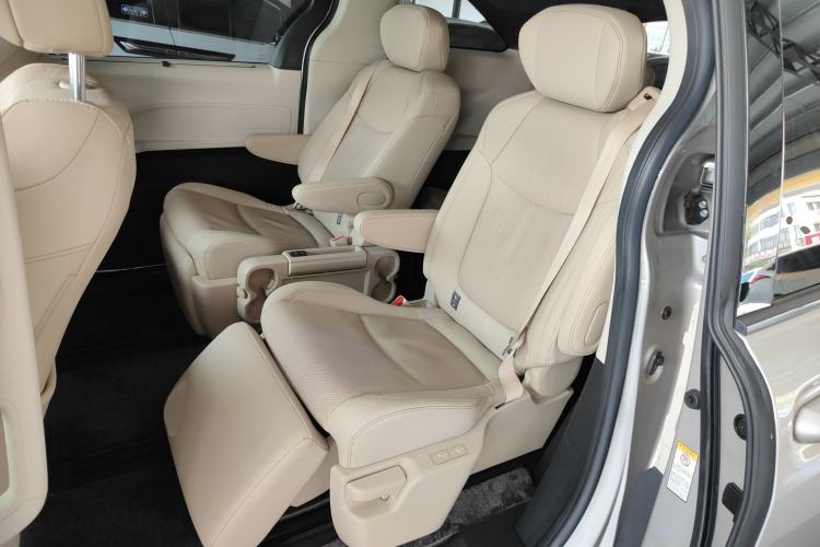 Used Toyota SIENNA 2021 2.5L Hybrid Premium Edition Left Rear Seat