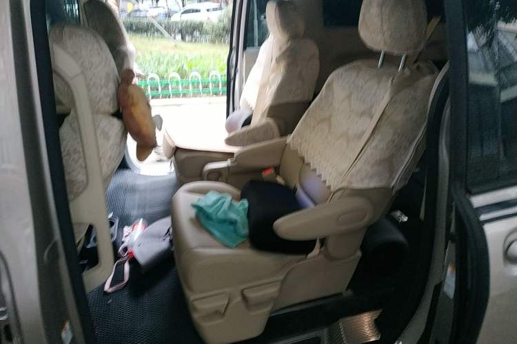 Used Toyota SIENNA 2021 2.5L Hybrid Luxury Edition Left Rear Seat
