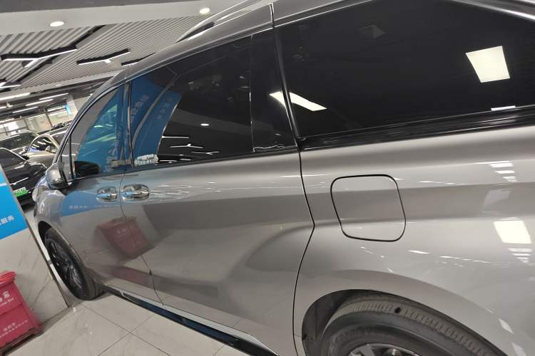 Used Toyota SIENNA 2021 2.5L Hybrid Platinum Edition Left Side