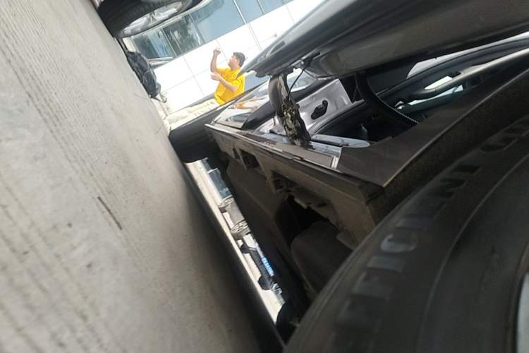 Used Toyota SIENNA 2021 2.5L Hybrid Ultimate Edition Left Side Sill