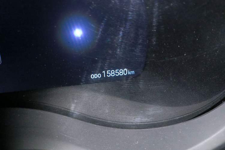 Used Toyota SIENNA 2021 2.5L Hybrid Ultimate Edition Odometer Close Up