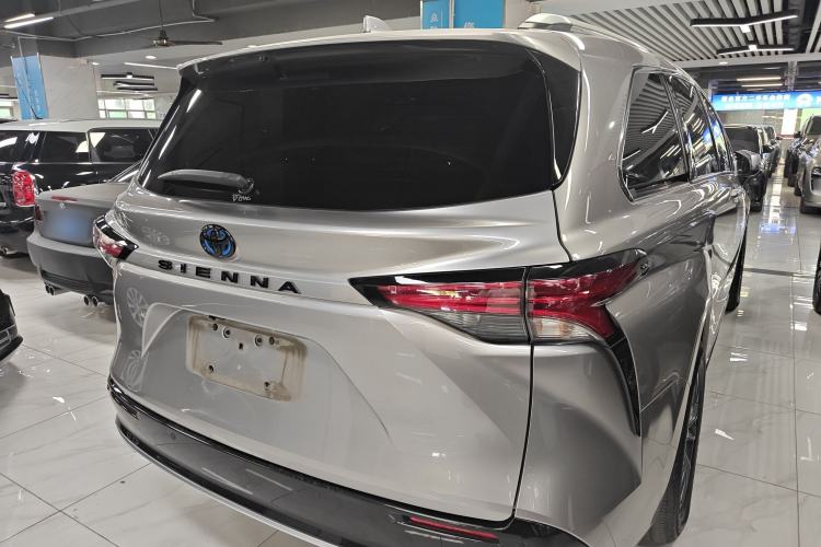Used Toyota SIENNA 2021 2.5L Hybrid Platinum Edition Rear Right 45 Deg