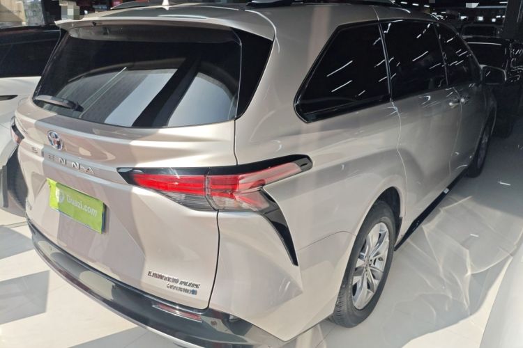 Used Toyota SIENNA 2021 2.5L Hybrid Ultimate Edition Rear Right 45 Deg