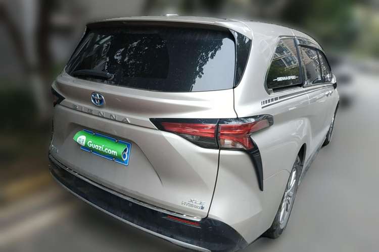 Used Toyota SIENNA 2021 2.5L Hybrid Luxury Edition Rear Right 45 Deg