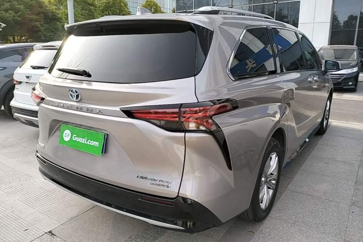 Used Toyota SIENNA 2021 2.5L Hybrid Ultimate Edition Rear Right 45 Deg