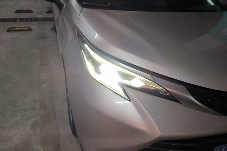 Used Toyota SIENNA 2021 2.5L Hybrid Ultimate Edition Right Front Headlight