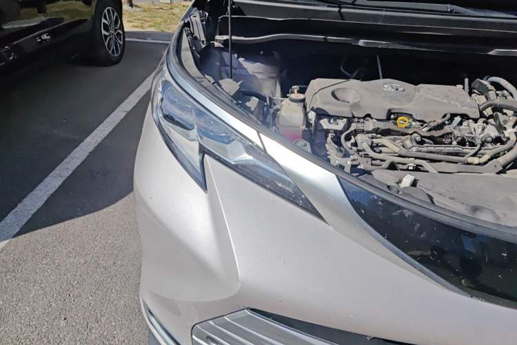 Used Toyota SIENNA 2021 2.5L Hybrid Platinum Edition Right Front Headlight