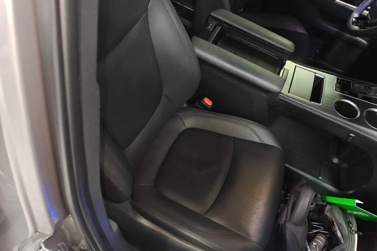 Used Toyota SIENNA 2021 2.5L Hybrid Platinum Edition Right Front Seat