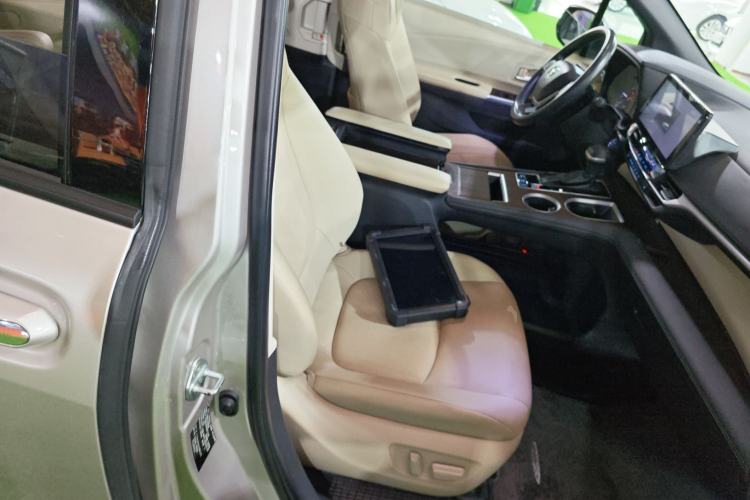 Used Toyota SIENNA 2021 2.5L Hybrid Luxury Edition Right Front Seat