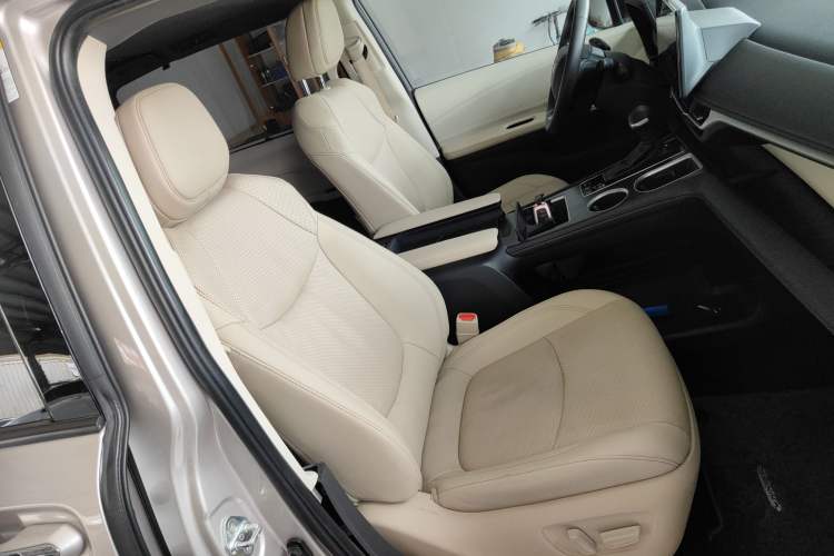 Used Toyota SIENNA 2021 2.5L Hybrid Premium Edition Right Front Seat
