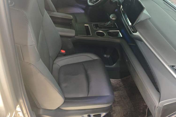 Used Toyota SIENNA 2021 2.5L Hybrid Ultimate Edition Right Front Seat